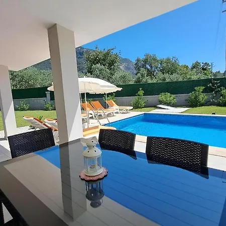 Villa Tei, With Swimming Pool In Oeluedeniz New *