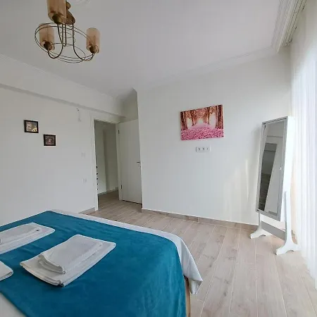 Villa Tei, With Swimming Pool In Oeluedeniz New