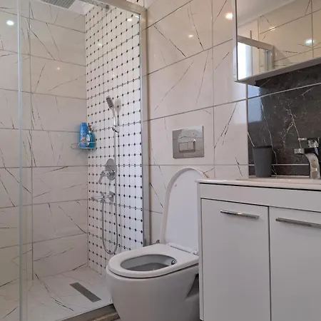 Villa Tei, With Swimming Pool In Oeluedeniz New Fethiye